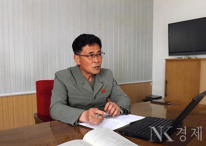 안덕원 평안남도체신관리국 국장 모습 출처: 내나라